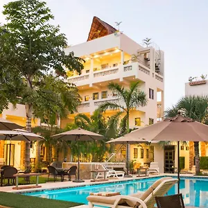 Hotel álamos Con Jacuzzi Y Piscina