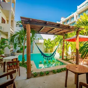 https://san-vicente.allrivieramayahotels.com